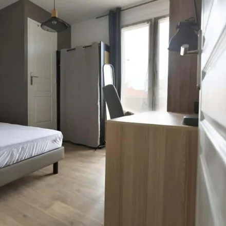 Rent this 1 bed room on 67 Avenue de Fronton in 31200 Toulouse, France