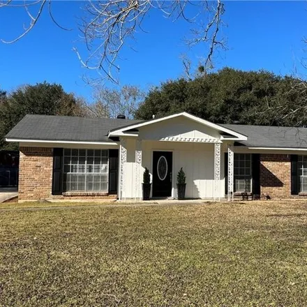 Buy this 3 bed house on 1374 Pawnee Circle in Saraland, AL 36571