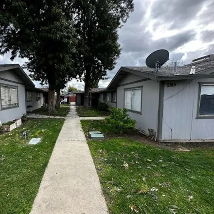 Image 4 - 2159 Martin Luther King Junior Boulevard, Fresno, CA 93706, USA - House for sale