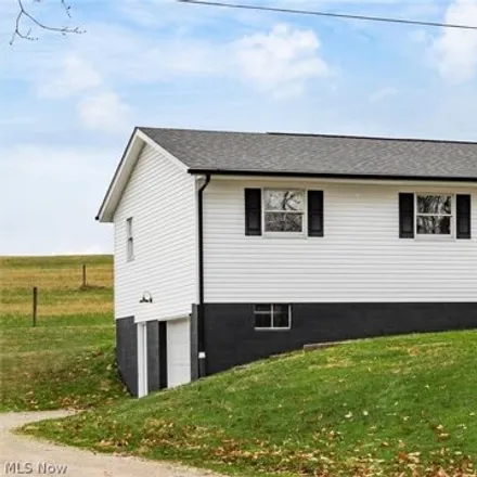 Buy this 3 bed house on 5616 Foxfire Drive in Muskingum County, OH 43701