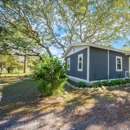 Image 6 - 492 Avenue A, Eastpoint, Franklin County, FL 32328, USA - House for sale