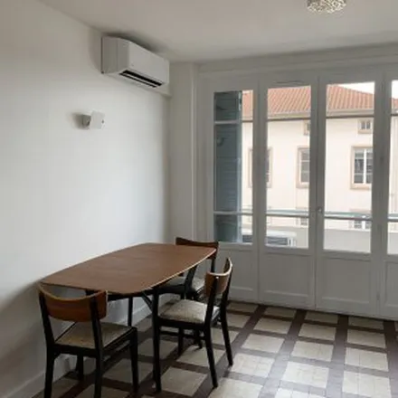 Image 6 - 70 Rue Philippe de Lassalle, 69004 Lyon, France - Apartment for rent