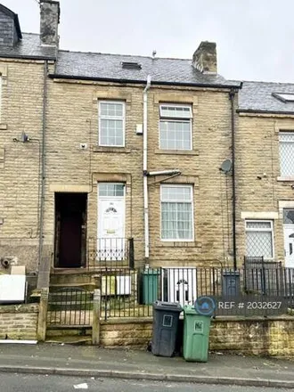 Rent this 3 bed townhouse on Moor Bottom Road in Huddersfield, HD1 3JN