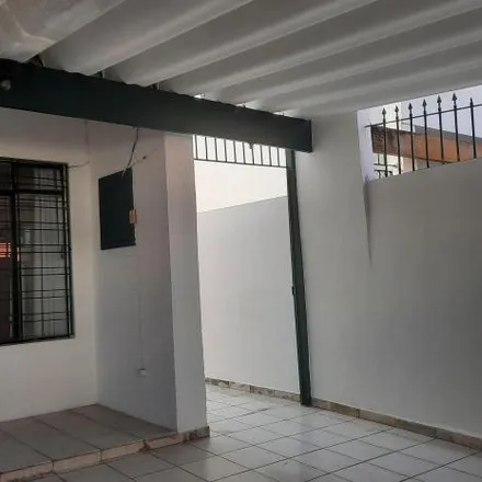 Rent this 2 bed house on Rua Guaraíuva 283 in Brooklin Novo, São Paulo - SP