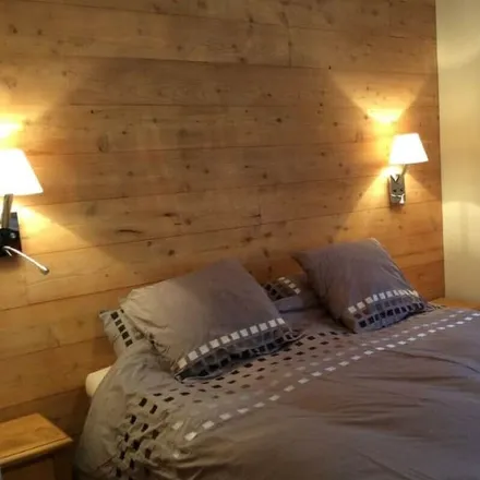 Rent this 3 bed apartment on 05220 Le Monêtier-les-Bains