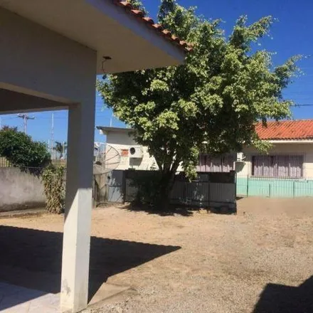 Buy this 3 bed house on Escola Visconde do Rio Branco in Rua da Prata, Araçatuba