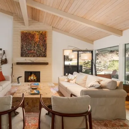 Buy this 2 bed house on Oxbow Place in Solvang, Santa Barbara County