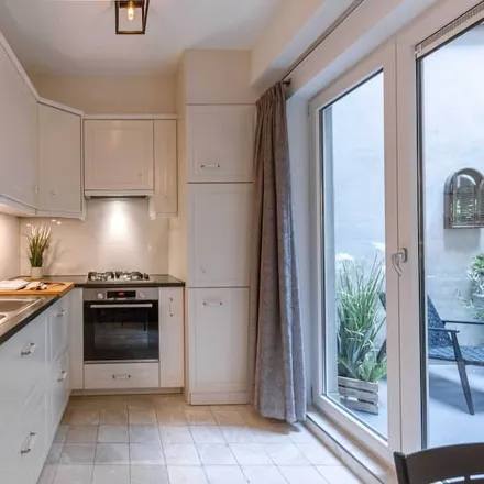 Rent this 2 bed townhouse on Antwerp