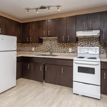 Image 9 - 10518 83 Avenue NW, Edmonton, AB T6E 2H5, Canada - Apartment for rent