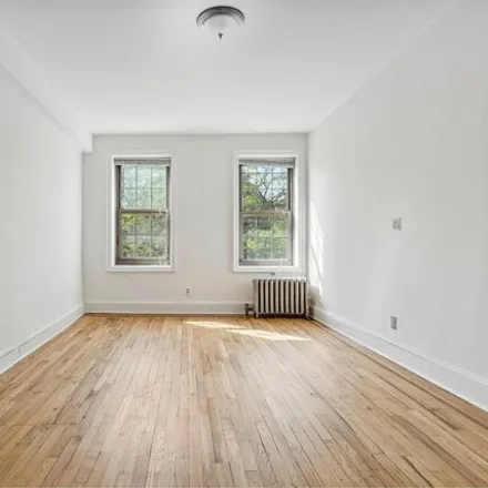 Image 3 - 1100 Grand Concourse, New York, NY 10456, USA - Apartment for sale
