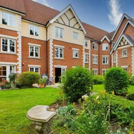 Buy this 1 bed apartment on Cooper Lodge in Horley, RH6 7DX