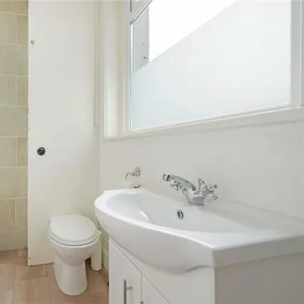 Image 4 - Harold Road, London, N8 7DJ, United Kingdom - Apartment for sale