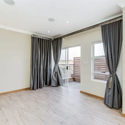 Image 5 - Ngwenya Lane, Johannesburg Ward 96, Gauteng, 2055, South Africa - Apartment for rent