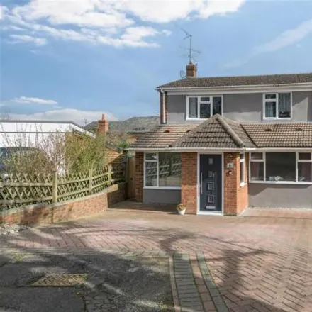 Buy this 5 bed house on Church Croft in Northall, LU6 2HU