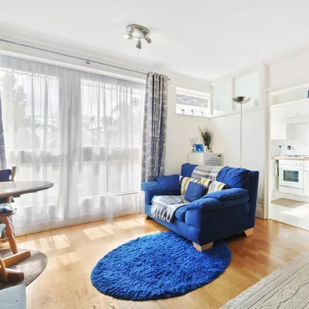 Image 3 - Lyncroft Gardens, Finchley Road, London, NW3 7BJ, United Kingdom - Apartment for rent