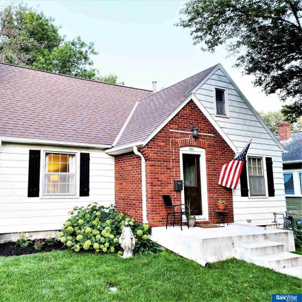 Rent this 3 bed house on 900 South 36th Street in Lincoln, NE 68510