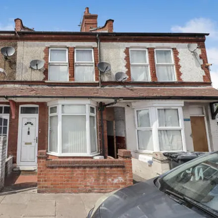 Buy this 3 bed townhouse on Central Plumbing Supplies in Saxon Road, Luton