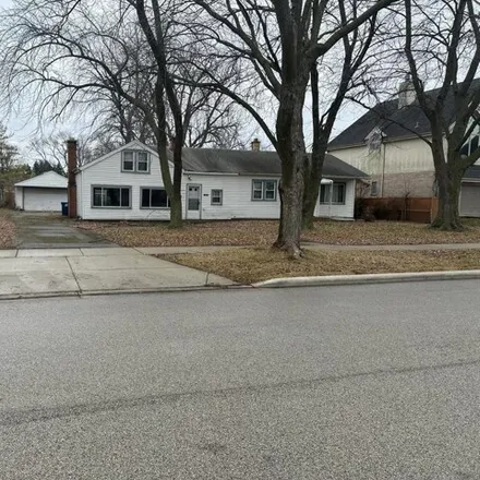 Buy this 3 bed house on 2257 Westview Drive in Des Plaines, IL 60018