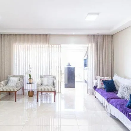 Rent this 3 bed apartment on Avenida Hilário Pereira de Souza 492 in Osasco, Osasco - SP