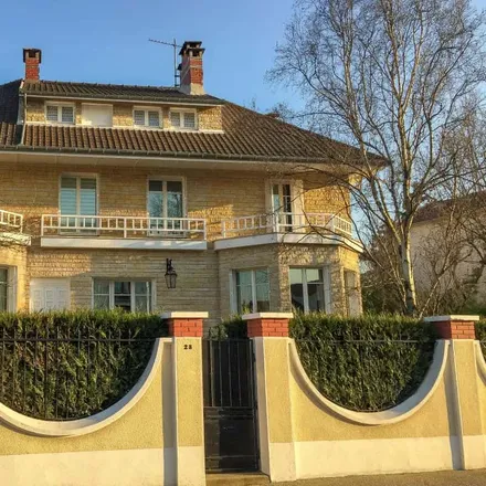 Rent this 15 bed room on OGIF in Avenue du Château, 94170 Le Perreux-sur-Marne