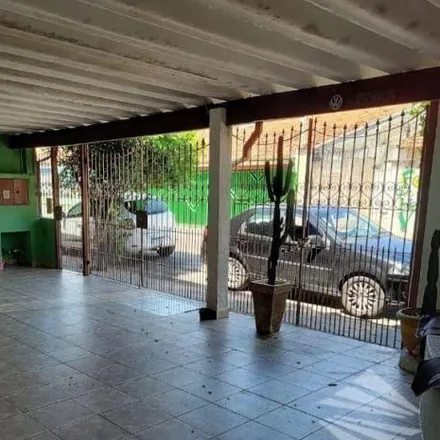Rent this 3 bed house on Rua Jambeiro in Água Quente, Taubaté - SP