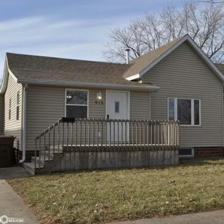 Buy this 2 bed house on 945 North Court Street in Carroll, IA 51401