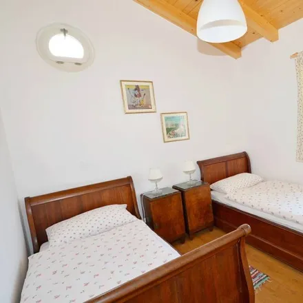 Image 4 - 52440, Croatia - House for rent