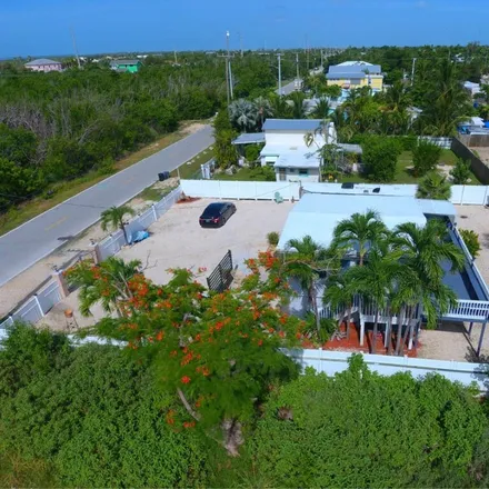 Image 3 - 31565 Avenue A, Big Pine Key, Monroe County, FL 33043, USA - House for sale