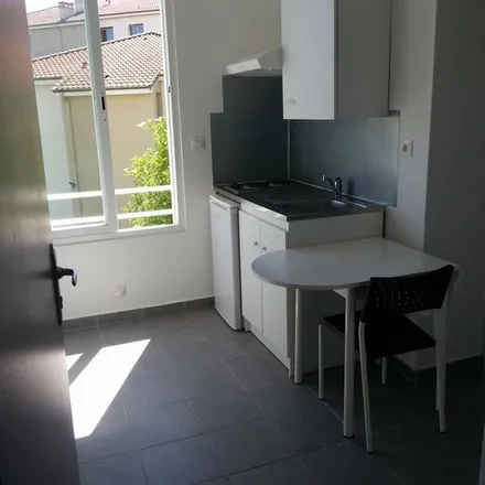 Rent this 1 bed apartment on Boulevard Jacques Bingen in 63000 Clermont-Ferrand, France