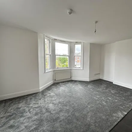 Image 3 - 83 Magdalen Road, Exeter, EX2 4TF, United Kingdom - Apartment for rent