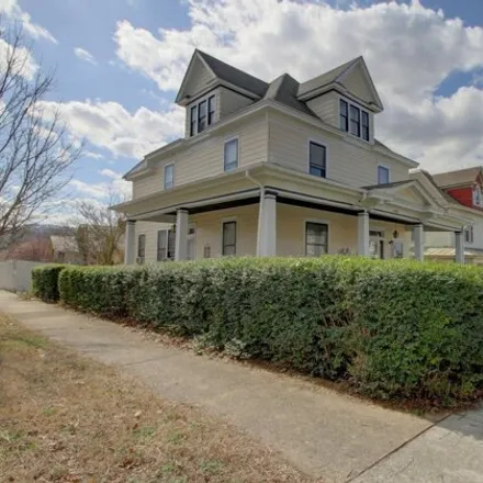 Rent this 1 bed house on 1409 6th Street Southwest in Roanoke, VA 24016