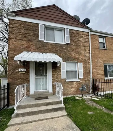 Image 1 - 2203 East 97th Street, Chicago, IL 60617, USA - House for sale