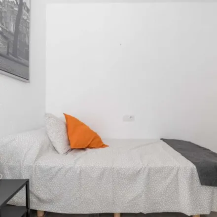 Image 5 - Carrer del Duc de Mandas, 33, 46019 Valencia, Spain - Apartment for rent