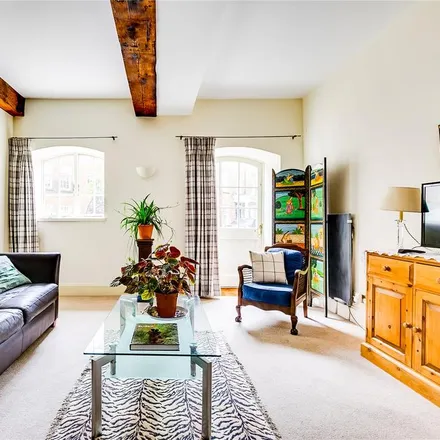 Rent this 1 bed apartment on Vat House in 27 Regents Bridge Gardens, London