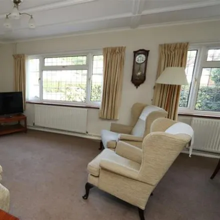 Image 3 - Willow Close, Brentwood, CM13 2NT, United Kingdom - House for sale