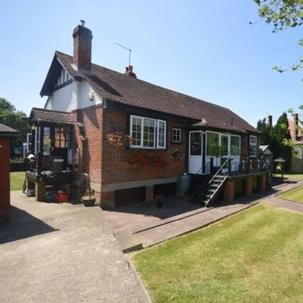 Image 2 - Chertsey Road, Littleton, TW17 9NU, United Kingdom - House for sale