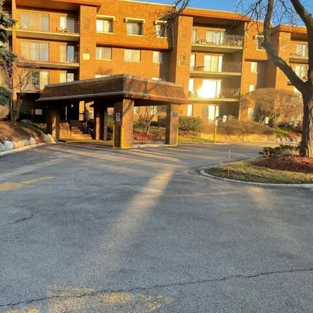 Buy this 2 bed condo on 143 Old Oak Drive in Buffalo Grove, IL 60089