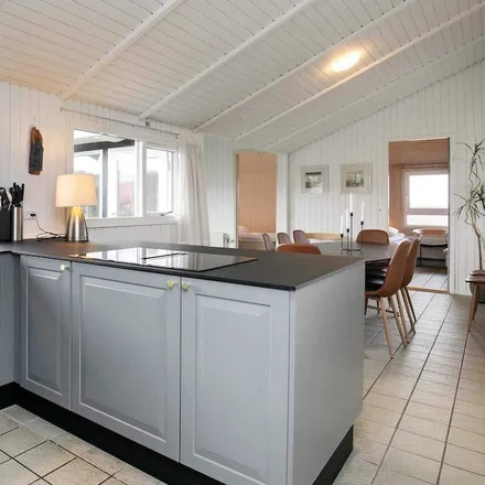 Rent this 4 bed house on 9800 Hjørring