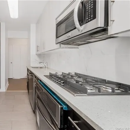 Image 4 - 445 West 240th Street, New York, NY 10463, USA - Condo for sale
