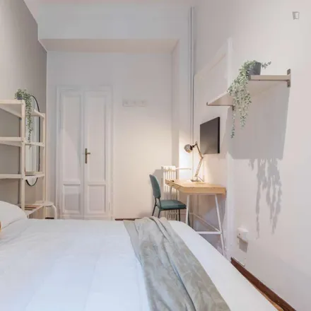 Rent this 5 bed room on Via Ponte Seveso in 43, 20125 Milan MI