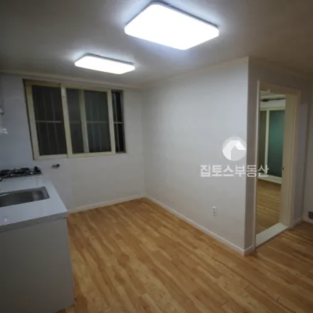 Rent this 2 bed apartment on 서울특별시 강남구 역삼동 693-27