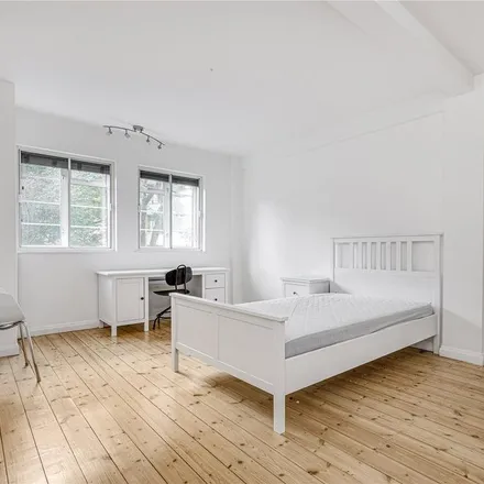 Rent this 4 bed apartment on West Kensington Court in Edith Villas, London