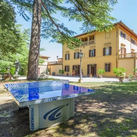 Buy this 21 bed house on Via di Circonvallazione in 52046 Lucignano AR, Italy