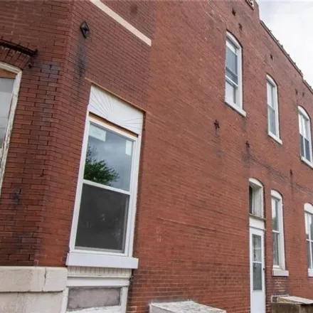 Image 2 - 3301 Wisconsin Avenue, St. Louis, MO 63118, USA - House for sale