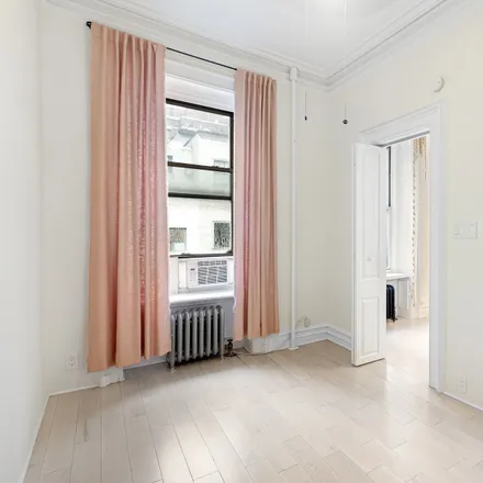 Image 3 - 118 East 18th Street, New York, NY 10003, USA - Apartment for rent