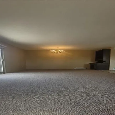 Image 6 - 321 Fairview Drive, Brantford, ON N3R 2X6, Canada - Apartment for rent