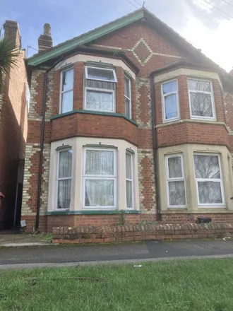 Rent this 4 bed duplex on 27 Palmer Park Avenue in Reading, RG6 1DN