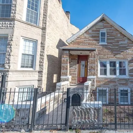 Buy this 3 bed house on 3541 South Damen Avenue in Chicago, IL 60609