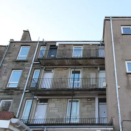 Rent this 1 bed house on Spar in Hilltown, Dundee