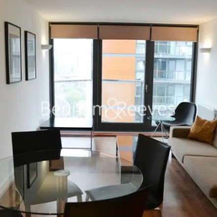 Rent this 1 bed apartment on Proton Tower in 8 Blackwall Way, London